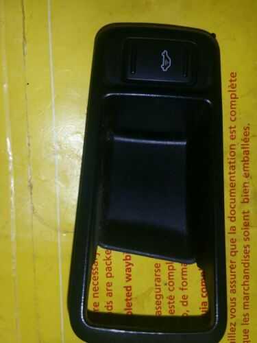 FORD FOCUS MK2 DRIVERS SIDE INNER DOOR HANDLE TRIM AND SWITCH 3M51 226A36 Afw