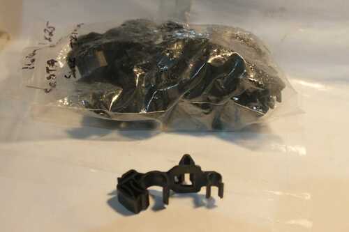 New Lot of 25 Genuine Ford Side Trim Clip 1684163